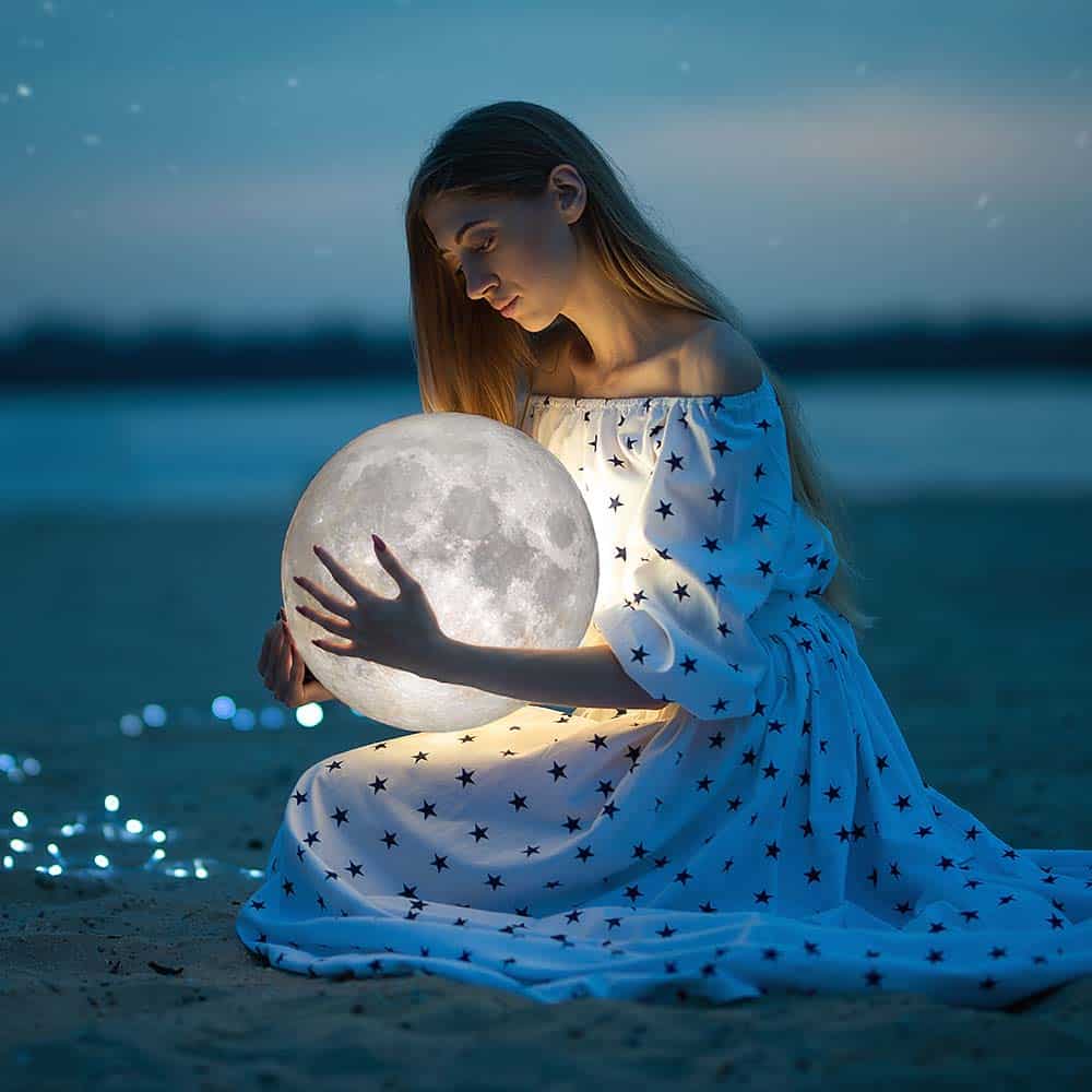 moon manifesting